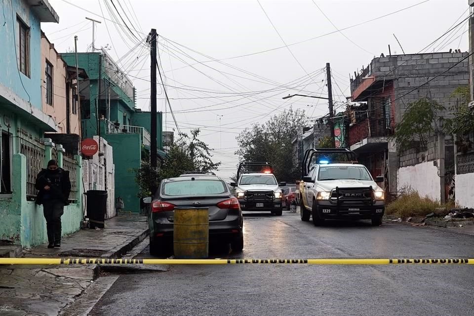 Hombres armados con fusiles atacan de al menos 20 disparos un domicilio en una calle privada de la Colonia 10 de Marzo, en Monterrey.