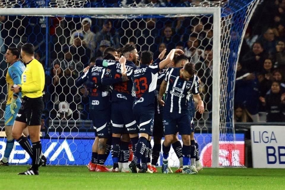 Rayados mostraba en el marcador lo que sucedía en la cancha.