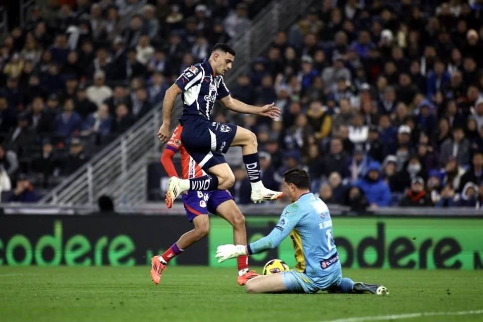 Rayados fue amo y dueño del primer tiempo.