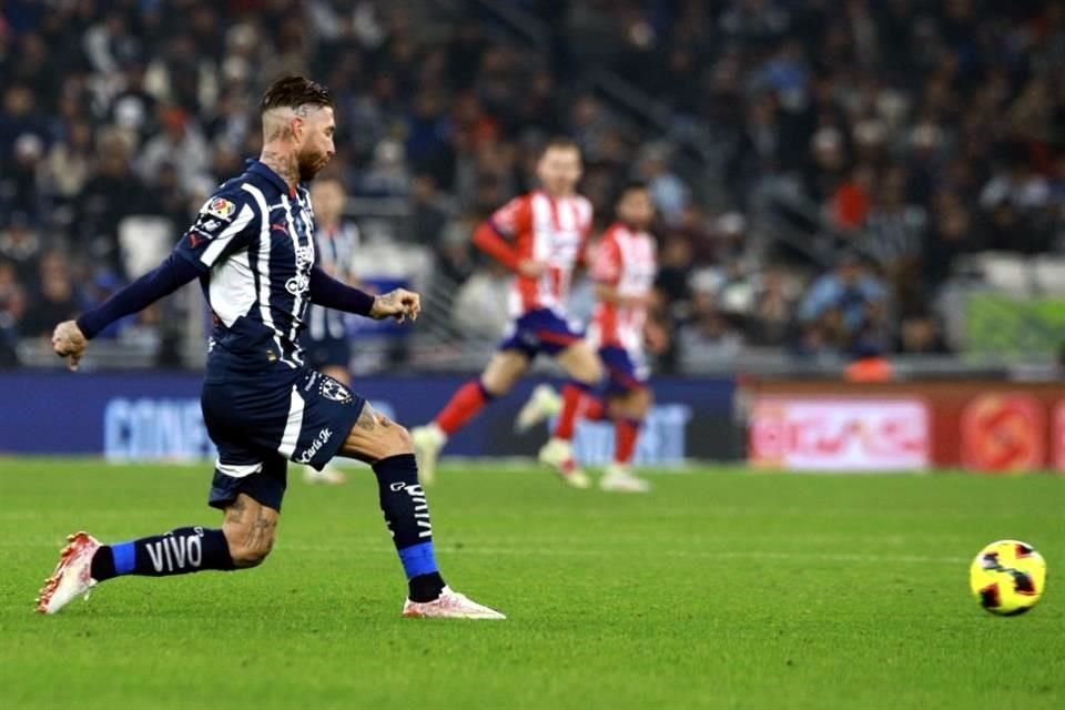 Repasa más de las acciones del debut de Sergio Ramos y triunfo de Rayados 3-1 sobre San Luis.