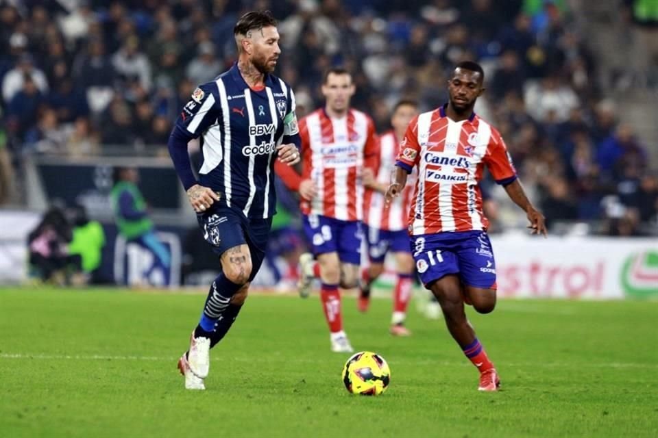 Repasa más de las acciones del debut de Sergio Ramos y triunfo de Rayados 3-1 sobre San Luis.