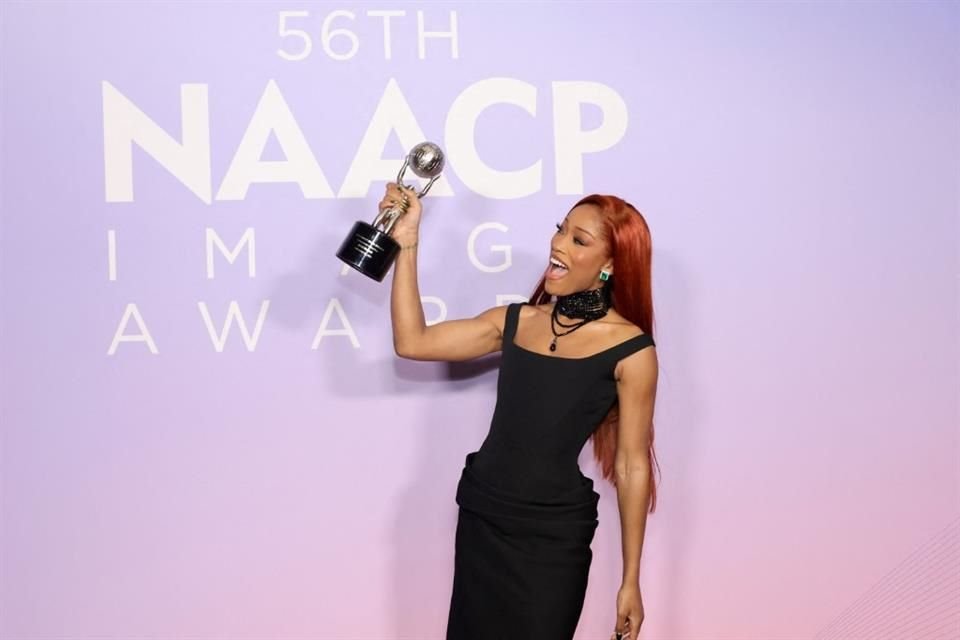 Keke Palmer se llevó el premio a  Artista del año.