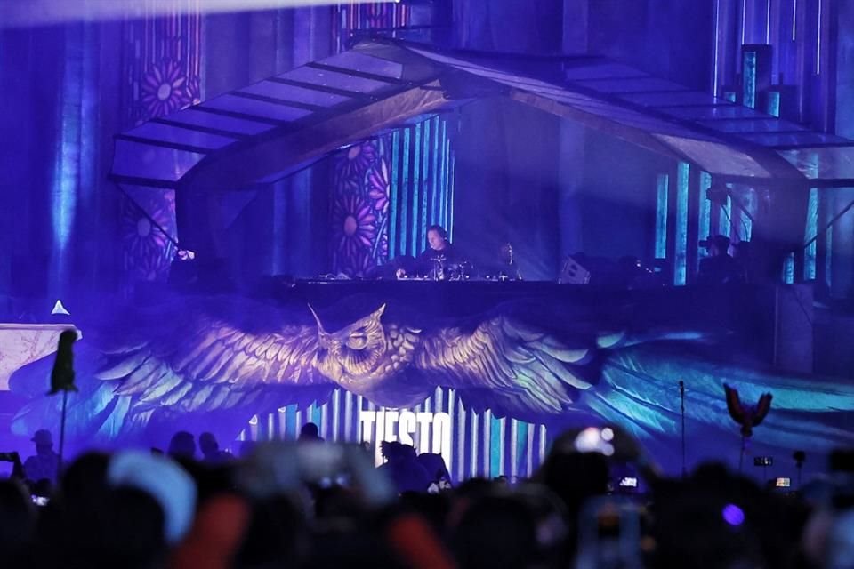 En el cierre del festival EDC México, el DJ Tiësto sorprendió al anunciar una fecha en solitario en la CDMX, para junio próximo.