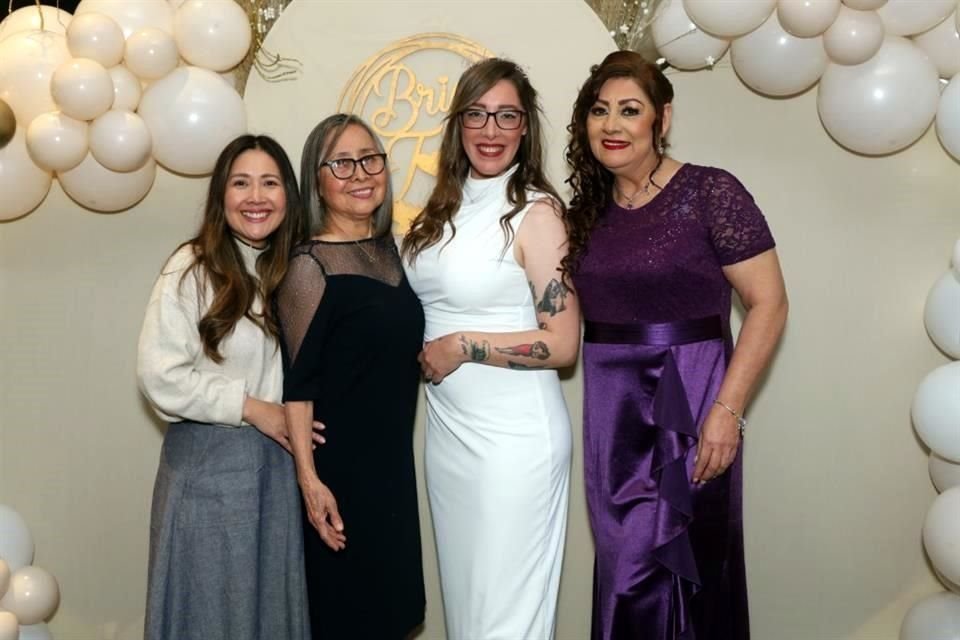 Tania Torres, Priscila Bustos Nuñez, Priscila Guajardo Iruegas e Irma Lucila Iruegas de Guajardo