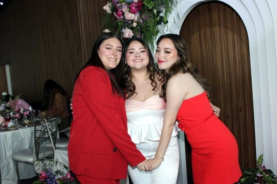 Verónica Fernández, Mariana Garvi y Miranda Garza