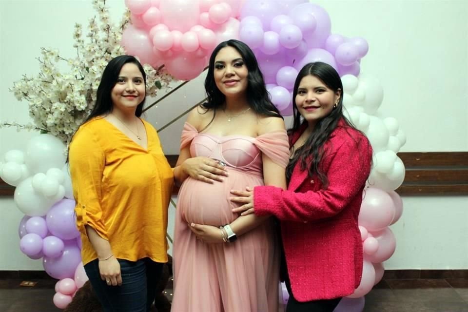 Griselda Torres, Christabel Rodríguez Zamarripa y Xenia Torres