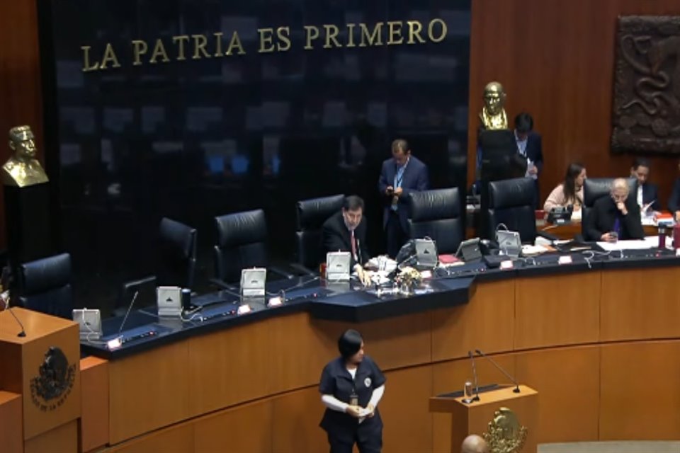 Decisión de incluir reserva al dictamen contra nepotismo para postergar implementación hasta 2030 fue para privilegiar unidad, dijo Noroña.