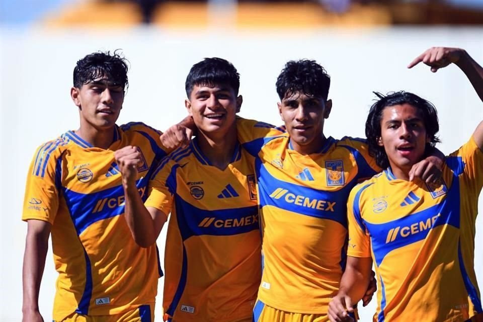 Los Tigres Sub 23 golearon 4-0 al FC Juárez.