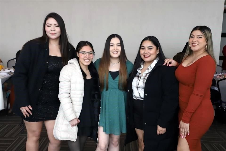 Alma Alvarado, Fernanda Hernández, Cecilia Hernández, Sofía Hernández y Yaresi Yado