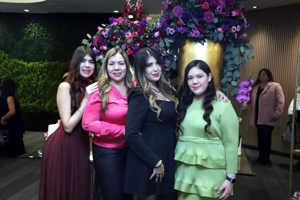 Melissa Blanco, Marcela Segovia, Cinthia Haros y Regina Haros