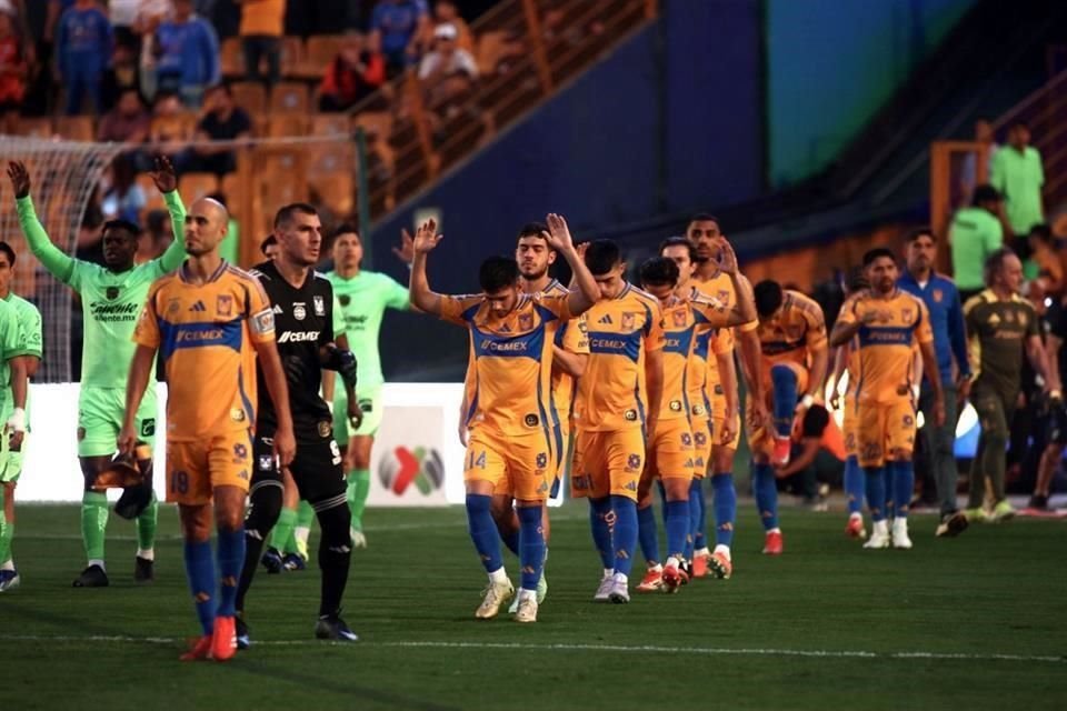 Así salió Tigres al partido.