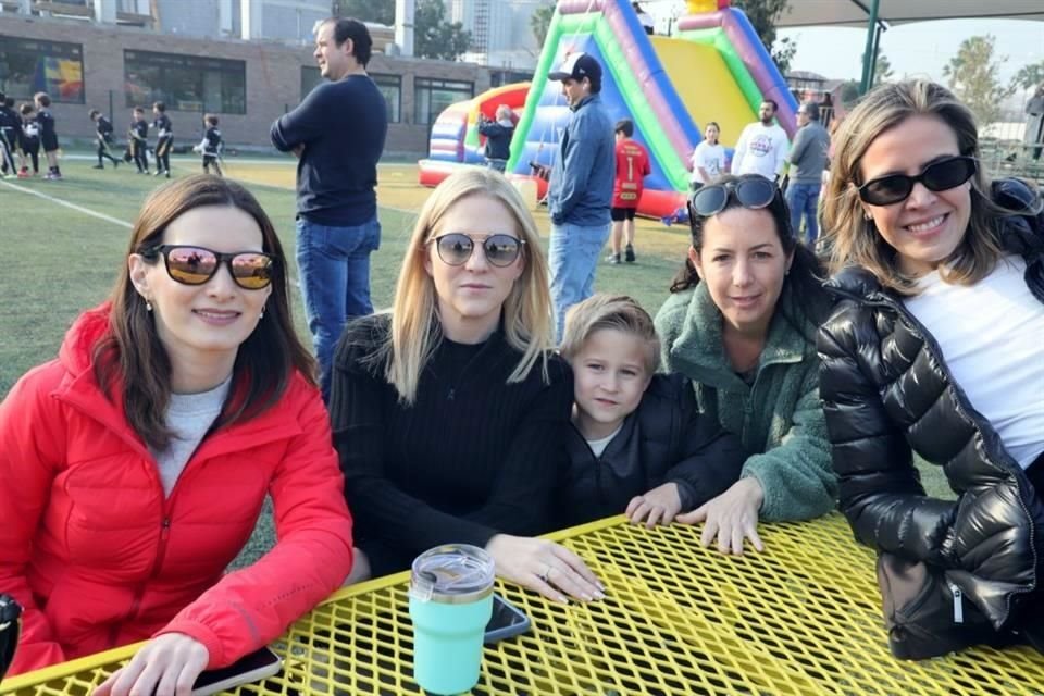 Claudia Martínez, Cecy Villarreal, Eugenio Torres, Andrea Lorenzo y Mónica Valenzuela