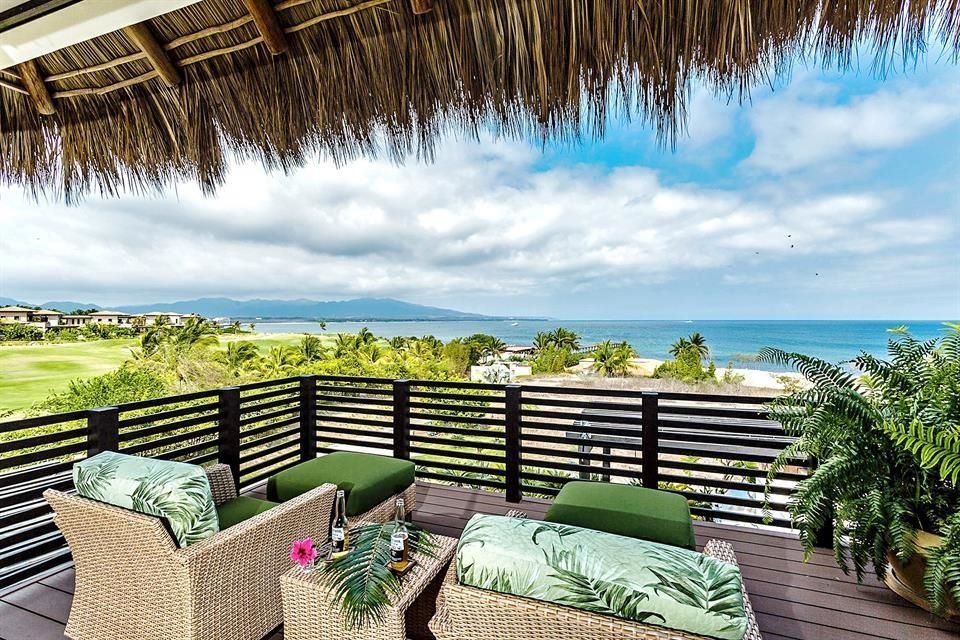 Punta Mita es considerado uno de los destinos más exclusivos del País dada la belleza de sus paisajes salvajes y plenitud de su mar.