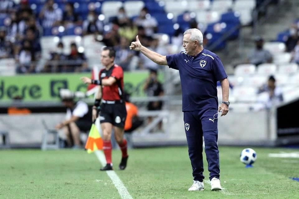 Javier Aguirre negó que haya sido el mejor partido de su equipo desde que está en el banquillo.