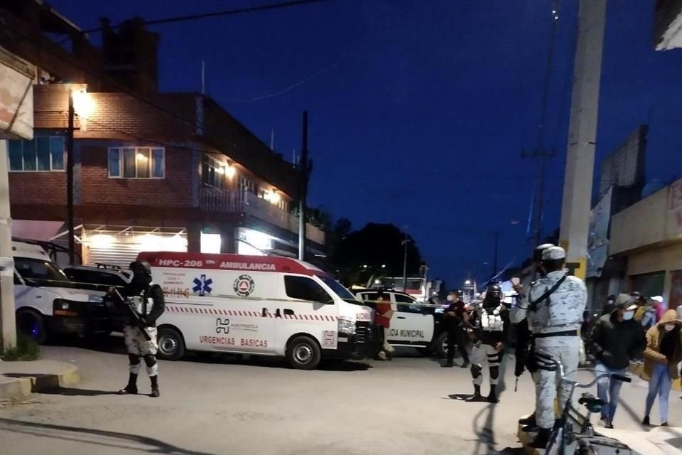 Con al menos 10 disparos, un elemento de la Policía municipal fue asesinado la noche del sábado en la Colonia San Marcos Jilotzingo, Edomex.