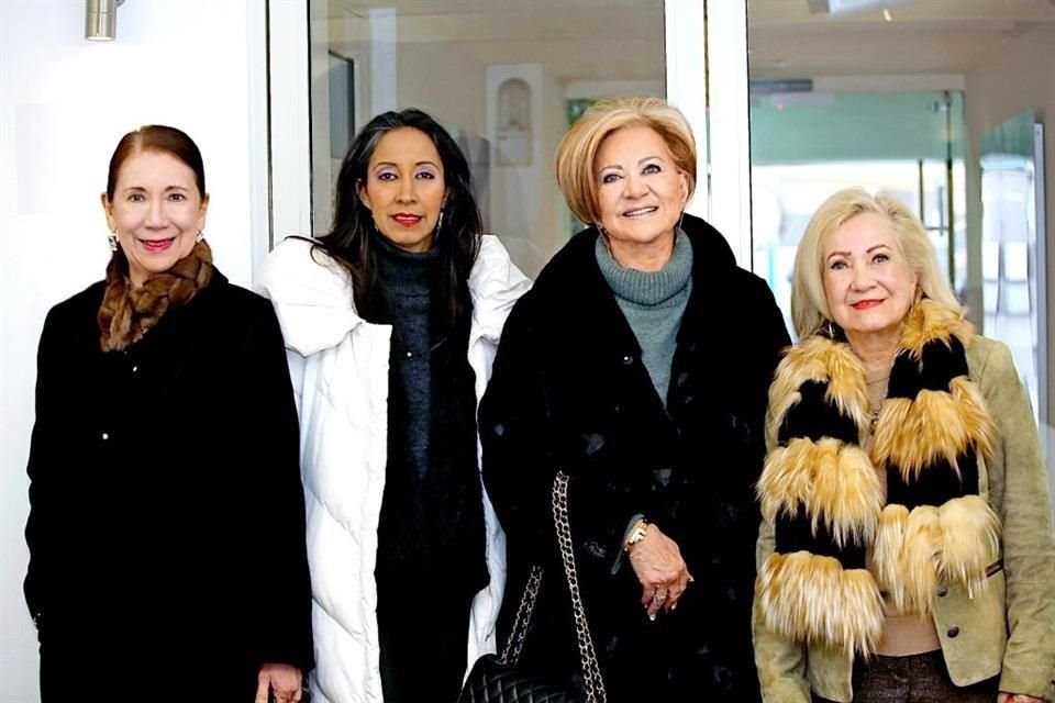 Griselda Elizalde, Connie Rochelle, Silvia de la Garza y Lupita Siller<br>