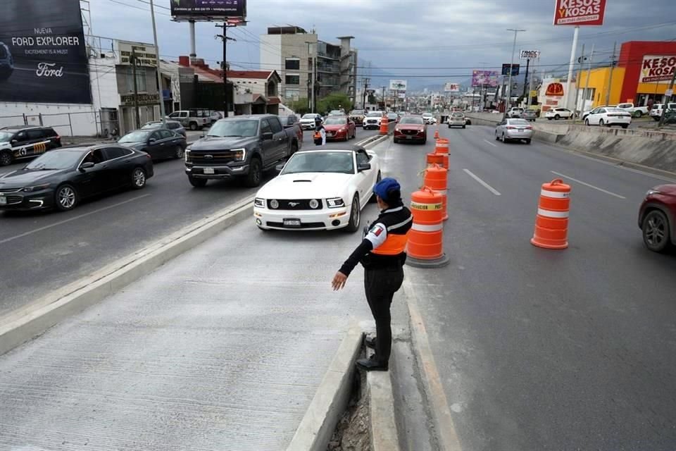 El nuevo carril de contraflujo en Leones estará habilitado durante 15 días para evaluar su eficiencia.