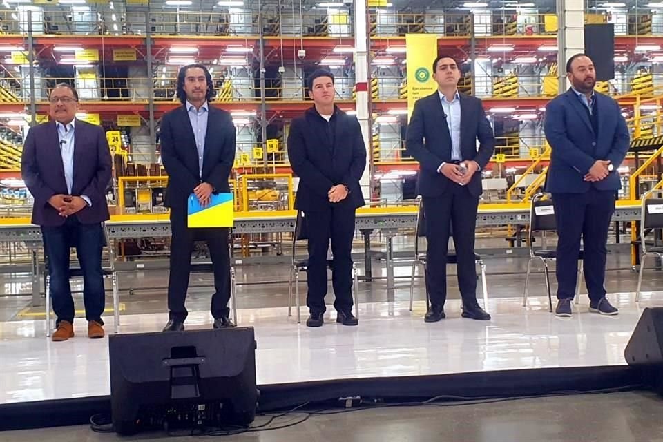 En el evento estuvieron presentes el Alcalde de Escobedo Andrés Mijes, el de Apodaca César Garza Arredondo y el Gobernador Samuel García.