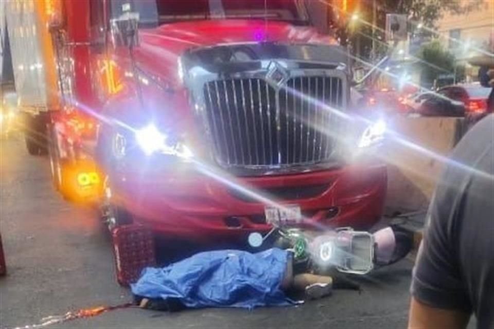 Sucedió en la Avenida Tláhuac, y la Calle Ignacio Zaragoza, en la Colonia Año de Juárez.