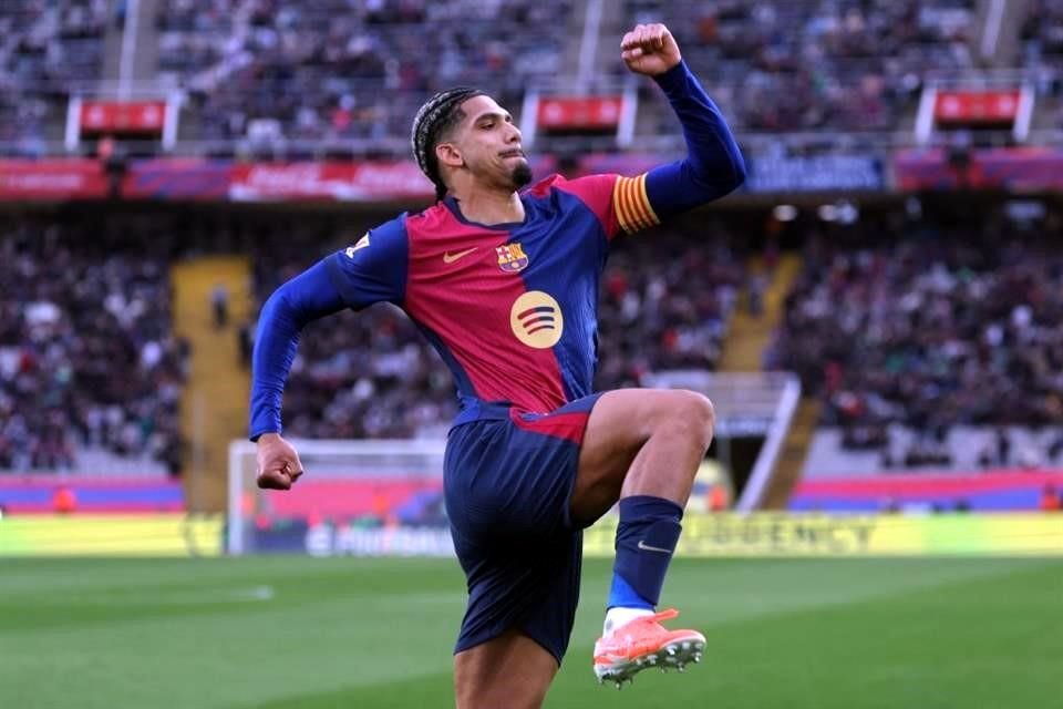 Ronald Araújo contribuyó en la goleada al marcar el tercer tanto.