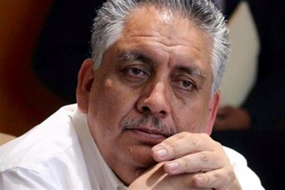 El ex perredista Guadalupe Acosta Naranjo dijo que el Gobierno persigue a ex gobernadores que se mantuvieron en el bloque opositor.