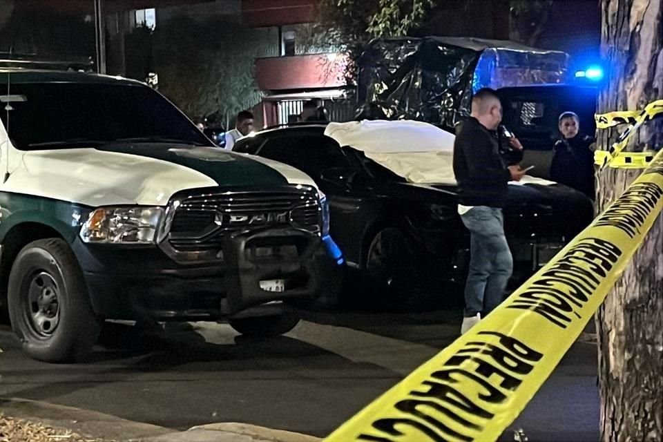 Sobre Eje Central Lázaro Cárdenas, varios sujetos le cerraron el paso y les dispararon desde otro vehículo.