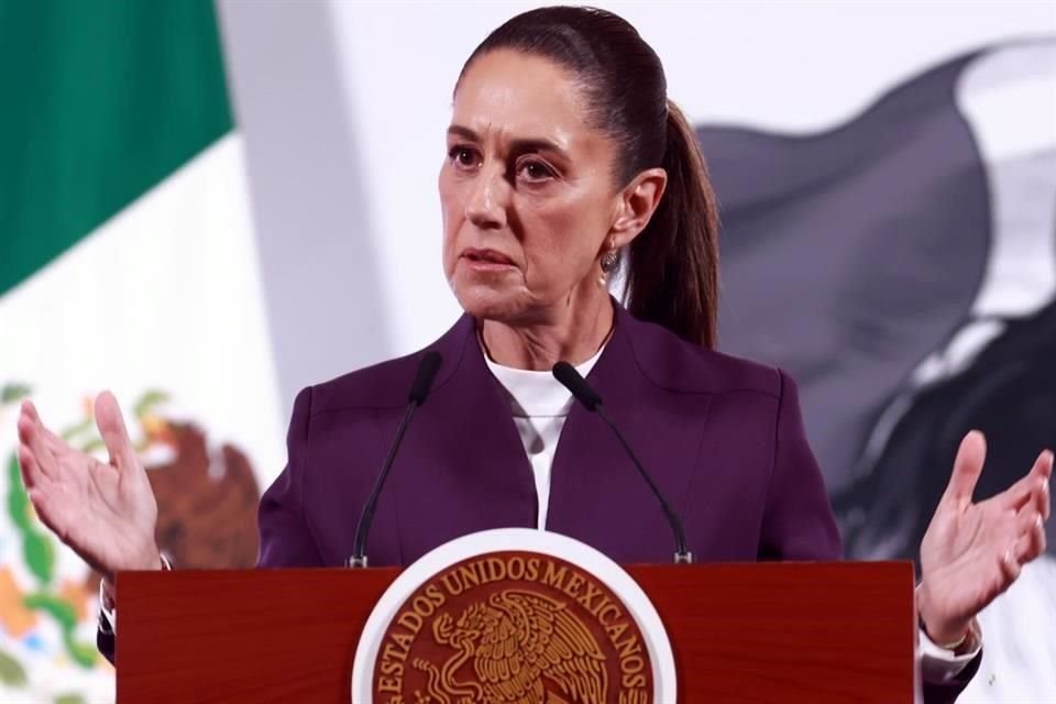 En su manañera de hoy, Sheinbaum convocó a una asamblea informativa el próximo domingo en el Zócalo capitalino, en la que dará respuesta a las medidas arancelarias impuestas por Trump.