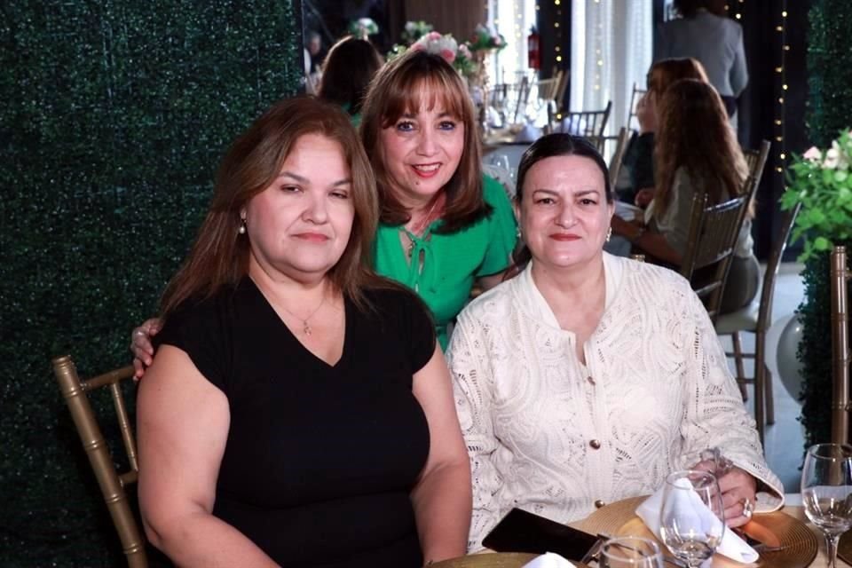 Nora González, Leticia Hinojosa y Mónica Salazar