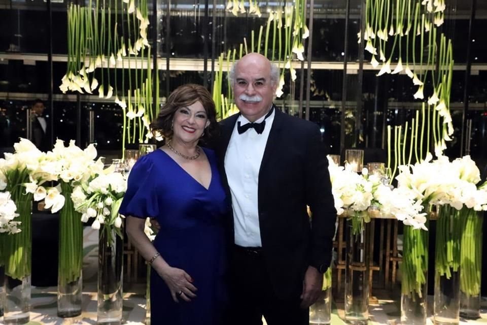 Silvia Cano de Garza y Jaime Garza