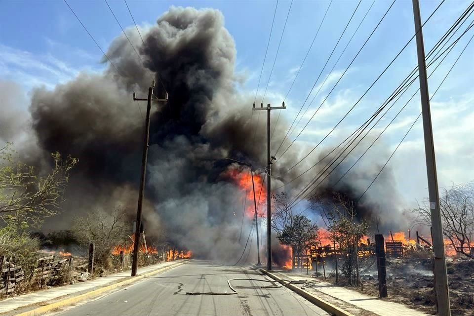 Alejandro Zúñiga, comandante de Bomberos Nuevo León reportó 38 incendios entre las 9:00 y 14:00 horas.