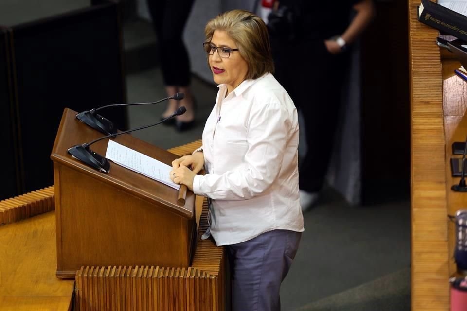 Sandra Pámanes, de MC, presenta iniciativas en materia de paridad de genero para cumplir con reforma federal aprobada en 2019.