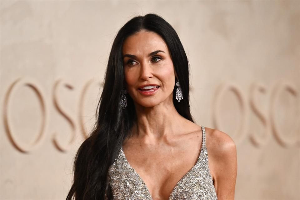 Tras la ceremonia del domingo, las hijas de Demi Moore subieron fotos a sus redes de cómo se relajó su mamá después de la premiación.