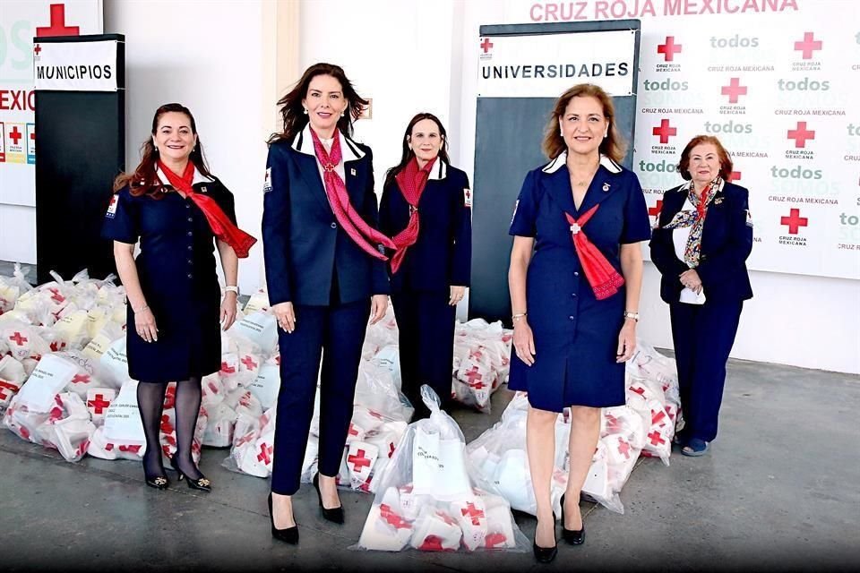 Alejandra Carranza, Mónica Martínez de De la Garza, Silvia Torres de Murillo, Nelva Ramírez de Garza e Hildeliza Meléndez de Herrera