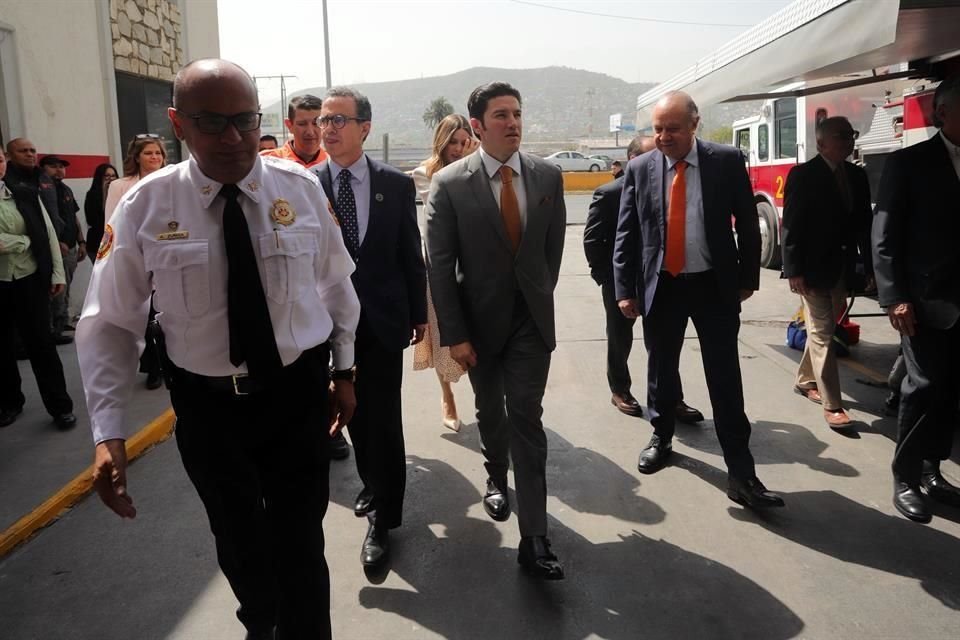 El Gobernador Samuel Garcíaa, el Secretario Javier Navarro y el director de Bomberos Nuevo León, Alejandro Zuñiga, estuvieron en el evento.