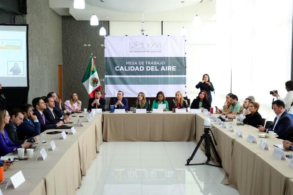 La mesa de trabajo fue convocada por las comisiones de Medio Ambiente y Salud del Congreso local. 