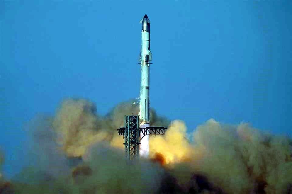 El contacto con la nave se perdió minutos después del vuelo de prueba mientras la nave espacial se desplomaba descontrolada.