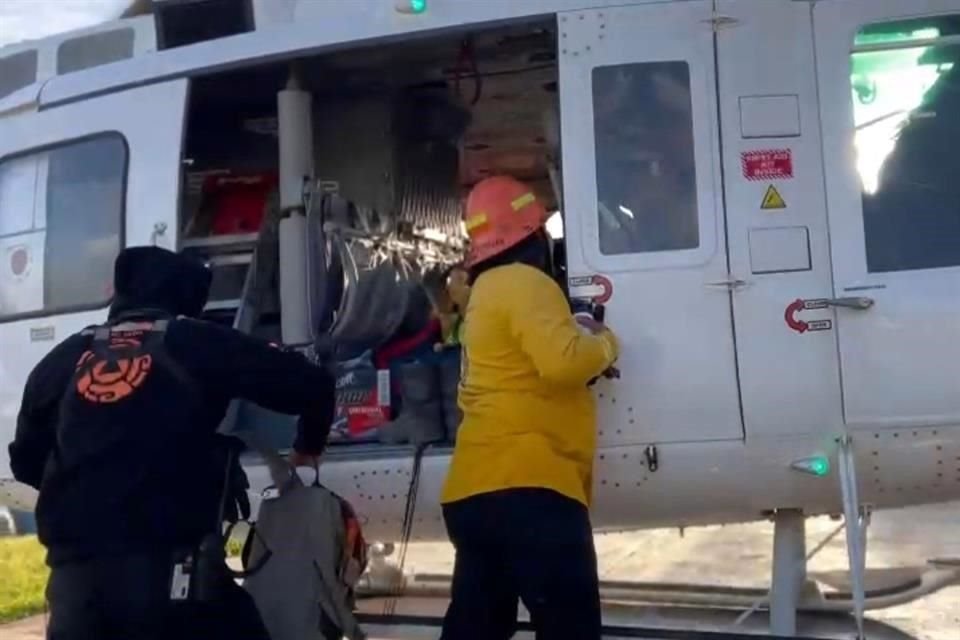 Protección Civil del Estado envió elementos a combatir el siniestro en la Sierra de Santiago.