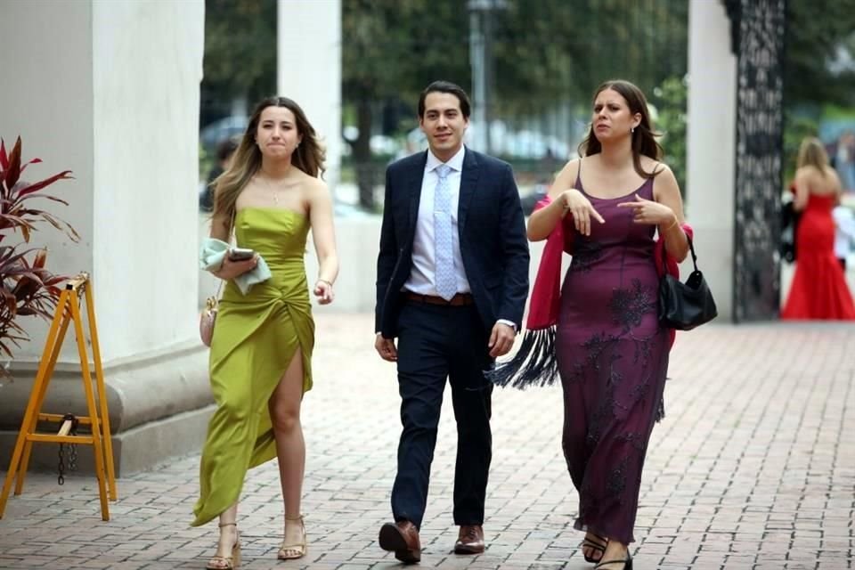 Ana Paulina Moreno, Miguel González y Marcela Garza