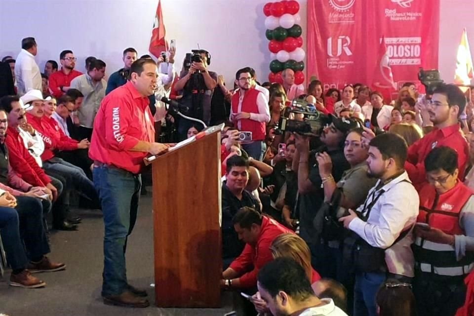 José Luis Garza Ochoa inició ayer su segundo periodo como dirigente estatal del PRI.