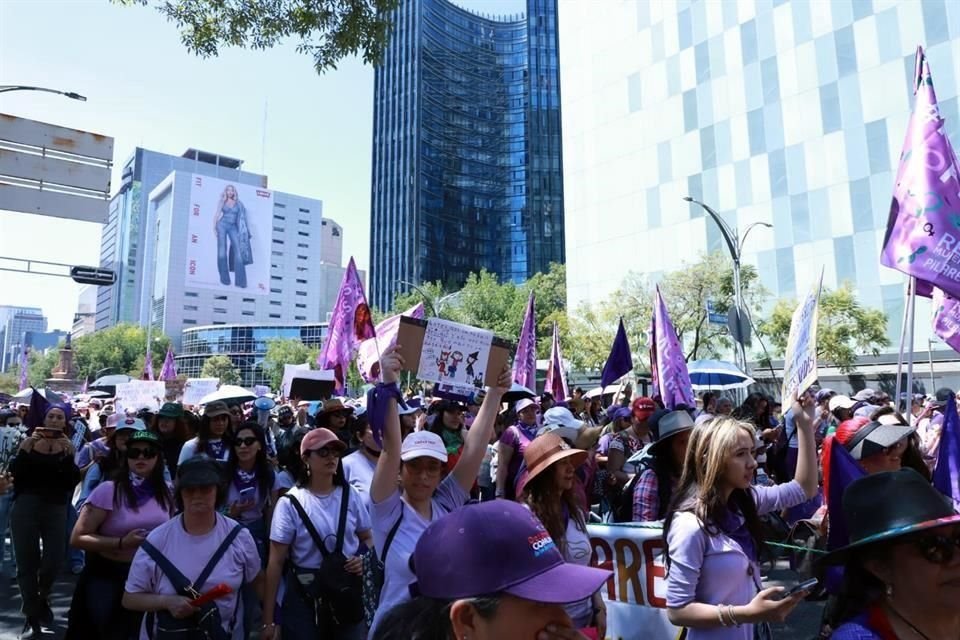 Debido a la marcha, la circulación vehicular de Avenida Paseo de la Reforma fue cerrada desde la zona de Chapultepec.