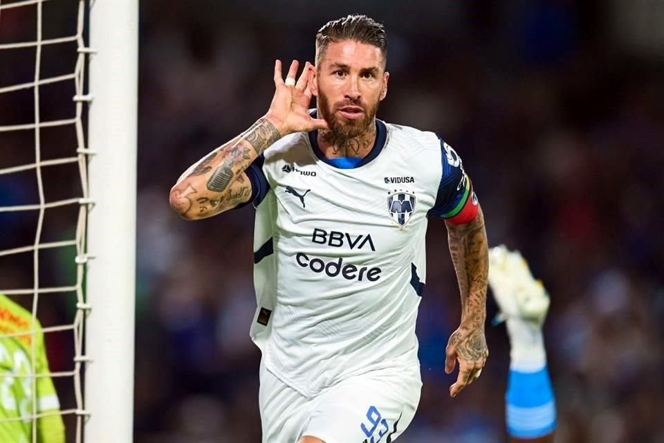 Sergio Ramos anotó de cabeza su segundo gol con Monterrey.