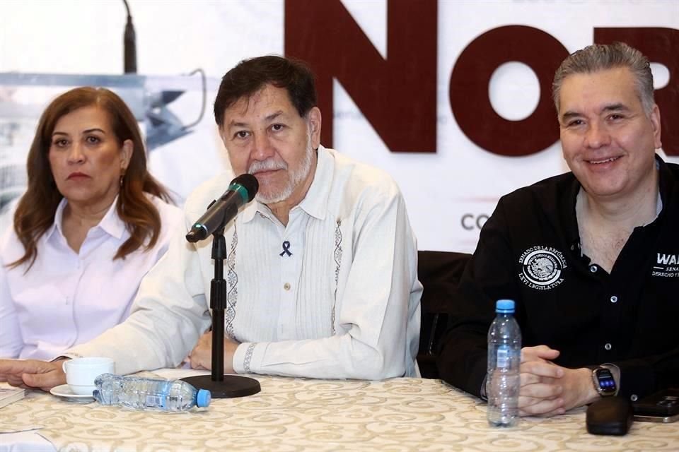 Gerardo Fernández Noroña, Presidente del Senado (centro), estuvo ayer en Nuevo León acompañado de morenistas, como los también senadores Judith Díaz y Waldo Fernández.