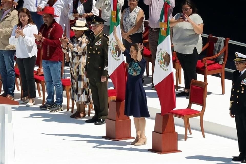 La Presidenta fue acompañada por integrantes de su Gabinete y Gobernadores de Morena y Oposición.