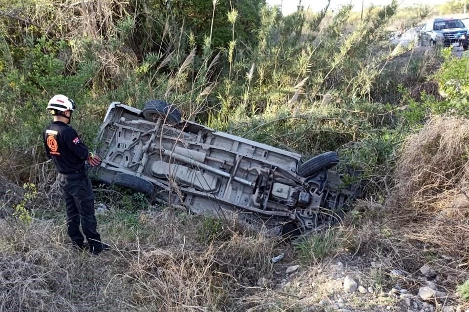 El accidente se reportó minutos antes de las 17:00 horas, en la Carretera San Mateo-El Campanario, a la altura del Arroyo El Indito.