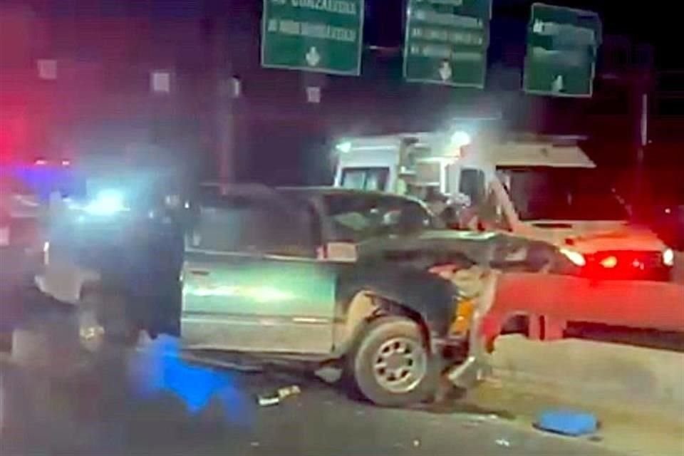 El accidente se reportó a las 21:35 horas, en la Avenida Díaz Ordaz en dirección al poniente, antes de subir el paso a nivel de la Avenida 20 de Noviembre.