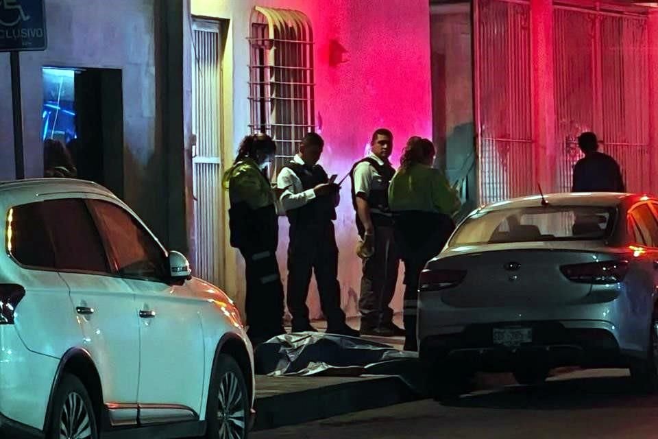 Los hechos se registraron en el cruce de Isaac Garza y Villagómez, afuera del cine Aracely.