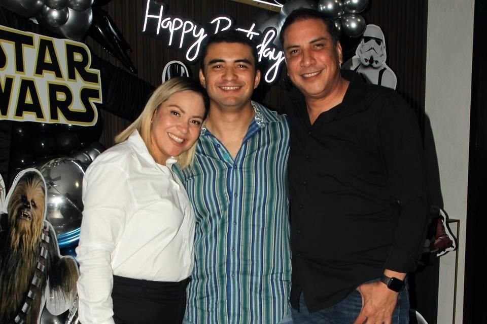 Irazema Aracely Pérez de Núñez, Sebastián Núñez Luna y Orlando Núñez