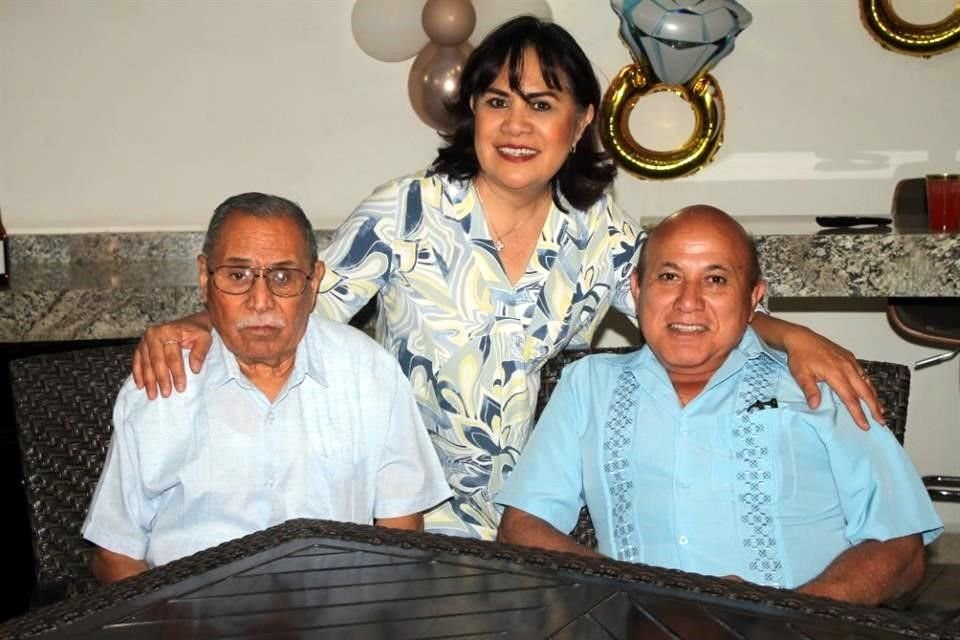 Yolanda Castañeda, Isaías Castañeda y Héctor Arrambide