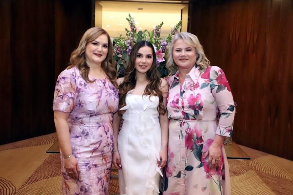 Patricia García de Yepiz, Karina Yepiz García y Laura Nelly Rodríguez de Sánchez