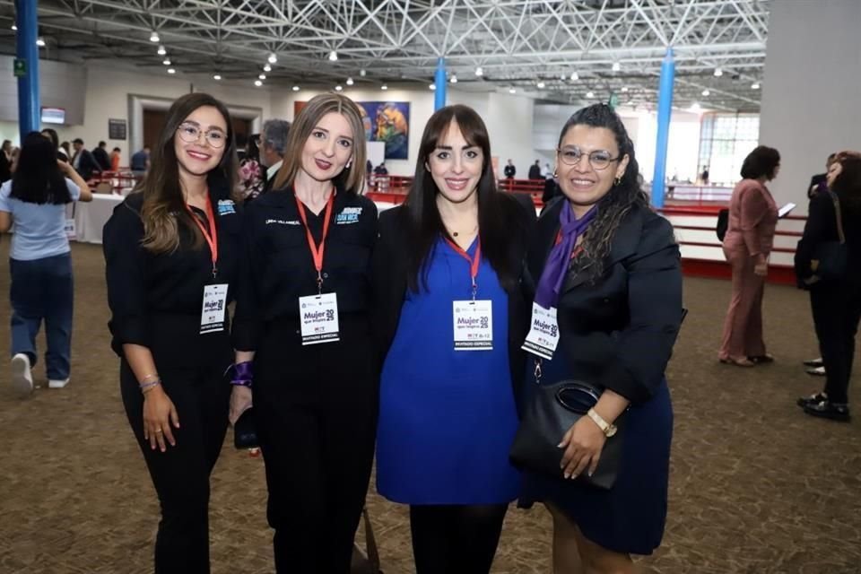 Camila Hinojosa, Linda Villarreal, Mercedes García y Ana Reynoso